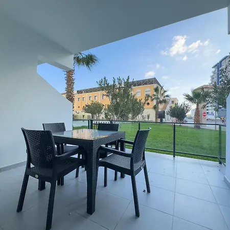 Ground Garden View In Caesar & Spa, Long *