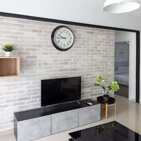 Ground Garden View In Caesar & Spa, Long * Perivolia tou Trikomou