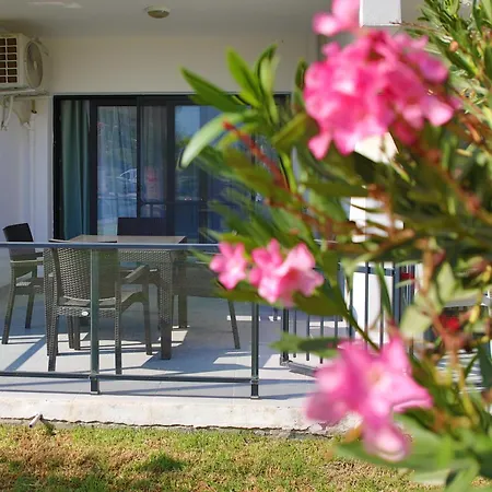 Ground Garden View In Caesar & Spa, Long Apartmán Perivolia tou Trikomou