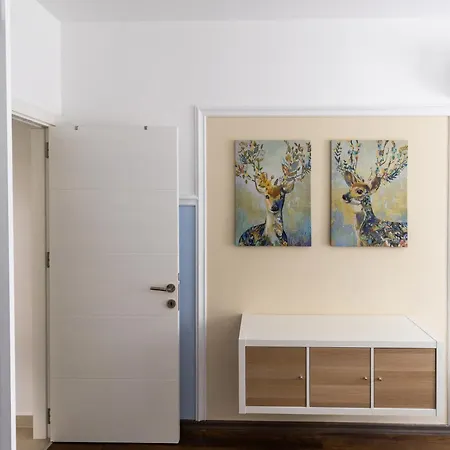 Ground Garden View In Caesar & Spa, Long דירה