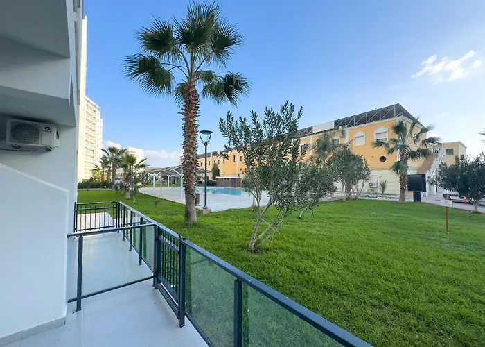 Ground Garden View In Caesar & Spa, Long *