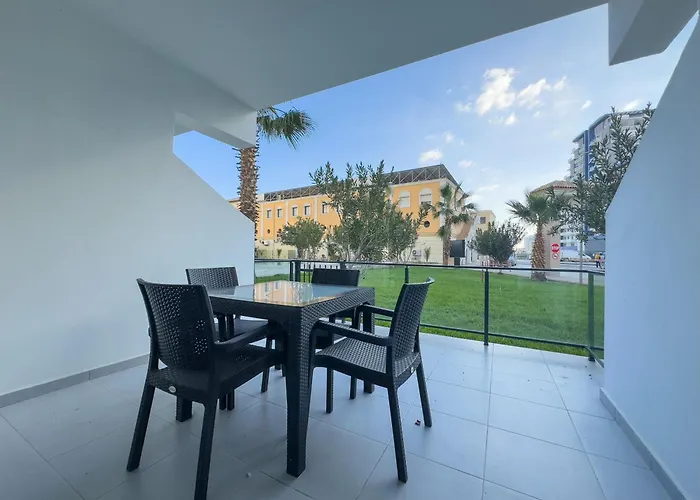 Ground Garden View In Caesar & Spa, Long *