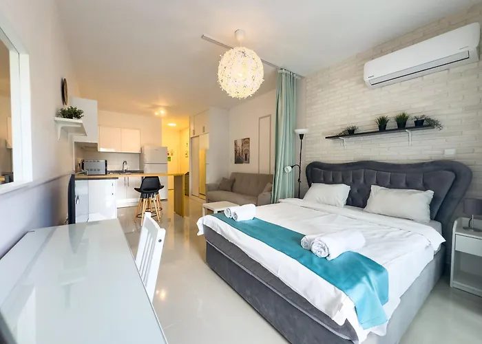 Ground Garden View In Caesar & Spa, Long *