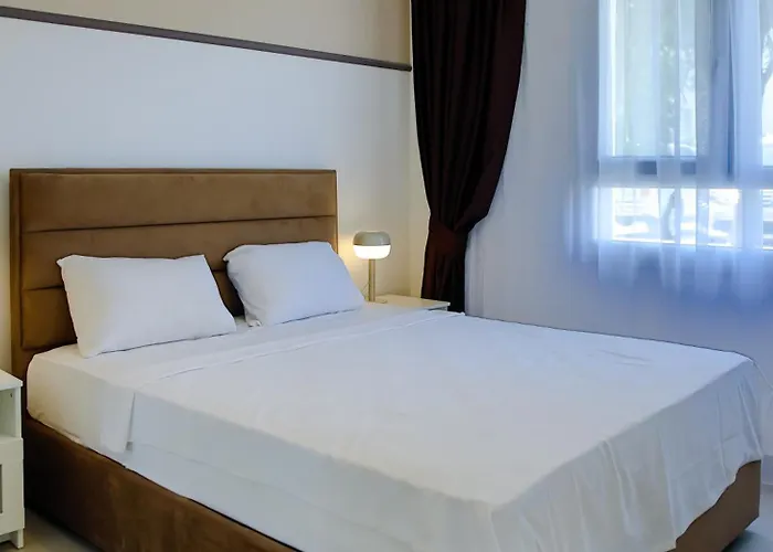 Ground Garden View In Caesar & Spa, Long