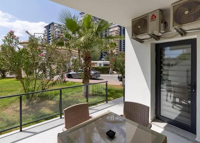 Ground Garden View In Caesar & Spa, Long アパート